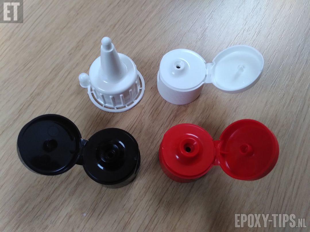 Tuit- en klepdoppen voor epoxy flessen.